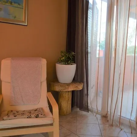 Apartment Iva Orange *
