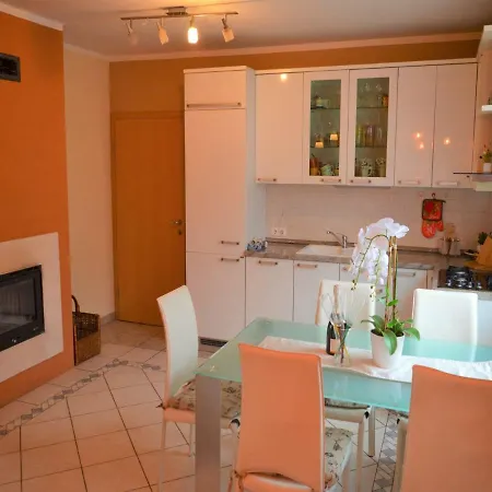 Iva Orange Apartment *