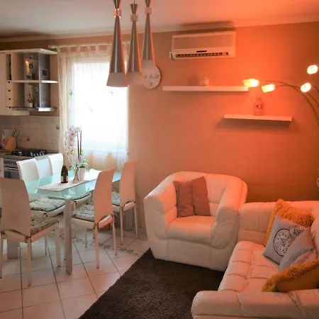 Apartment Iva Orange Crikvenica