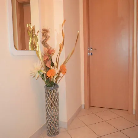 Iva Orange Apartment *